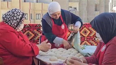 من القاهرة للعريش، شيفات «المطبخ الإنساني» يبدعن في إفطار الصائمين على موائد «هلال الخير»