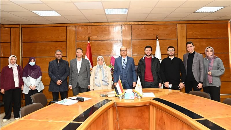 اجتماع رئيس جامعة