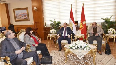 محافظ بورسعيد يلتقي العضو المنتدب لشركة مطاحن شرق الدلتا 