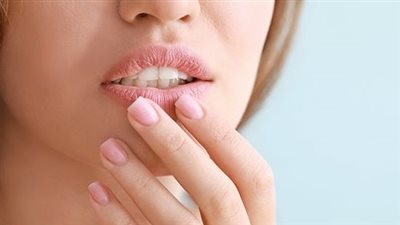 وصفة طبيعية لترطيب وتوريد الشفاه في رمضان 