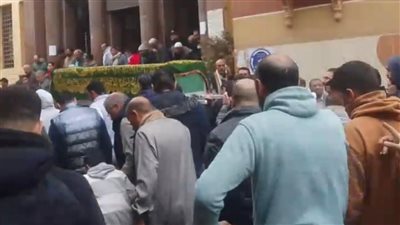 تشييع جثمان مسن لفظ أنفاسه أثناء صلاة التراويح بمسجد كفر أبو ناصر (صور) 