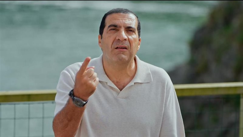 الداعية عمرو خالد،