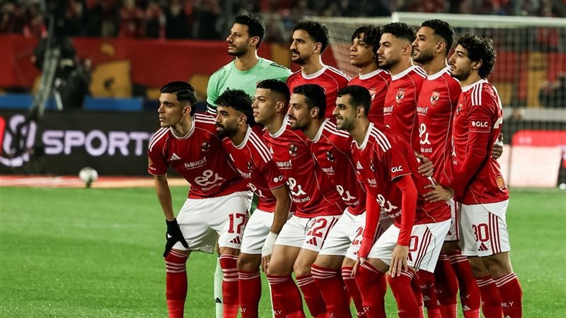 فريق الكرة بالأهلي
