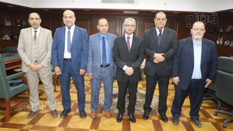 محافظ بني سويف يستقبل