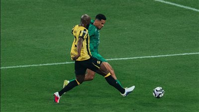 الدوري السعودي.. الأهلي يتقدم على الاتحاد 1-0 في الشوط الأول 