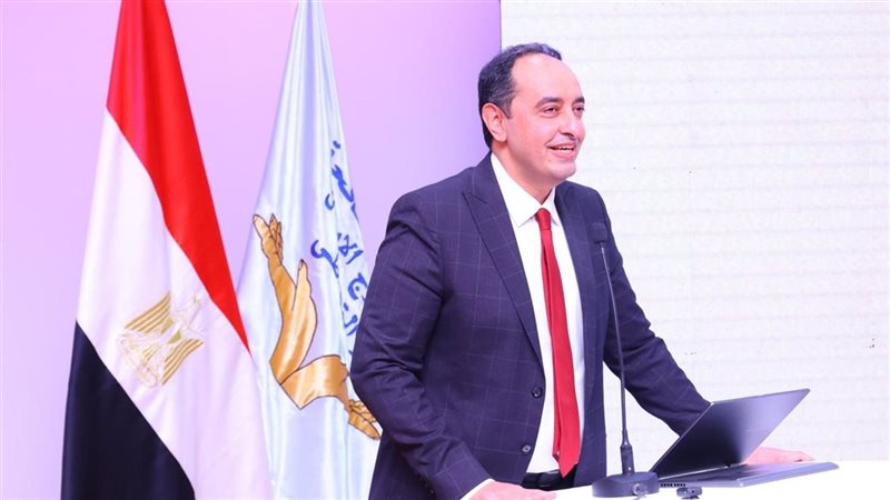 الدكتور عمرو عثمان