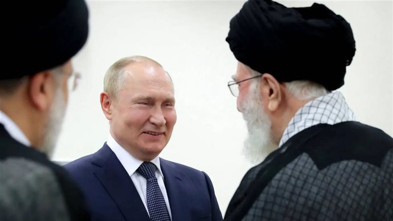 بوتين والمرشد الإيراني
