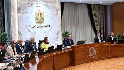 رئيس الوزراء يوجه المحافظين بتكثيف جهود المتابعة الميدانية للأسواق والمنافذ التجارية 