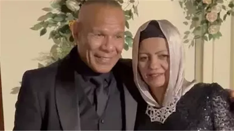 الشحات مبروك وزوجته،