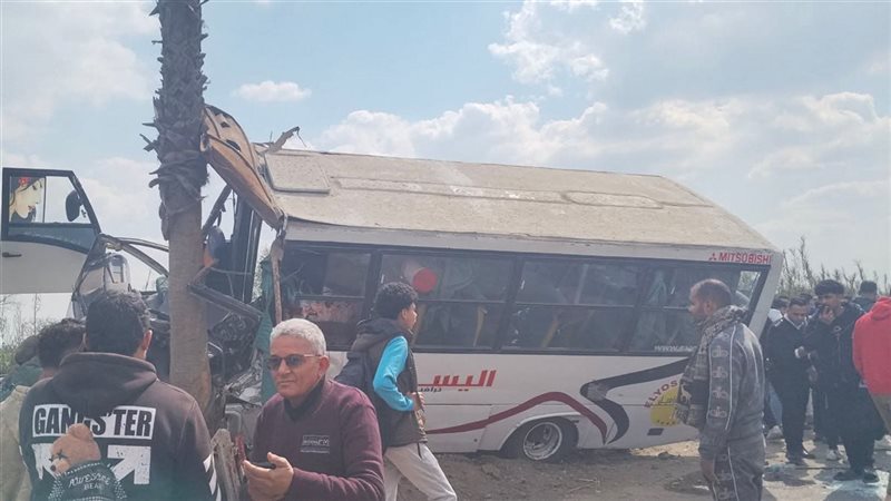 إصابة 8 طلاب في انقلاب
