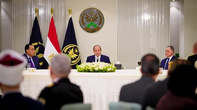 السيسي يشدد على ضرورة حسن تعامل الشرطة مع المواطنين