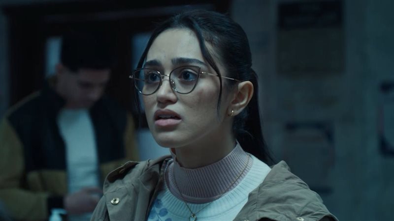 يارا عز، فيتو