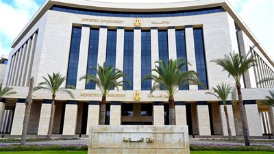 وزير الصناعة يصدر قرارا بتعديل ضوابط تأجير المصانع لدعم المستثمرين