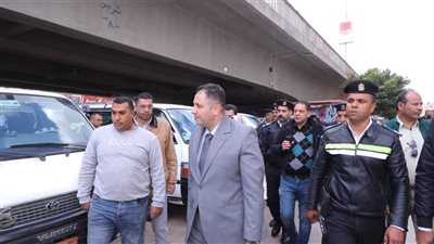محافظ دمياط يفاجئ مواقف السيرفيس لمتابعة تعريفة الركوب الجديدة
