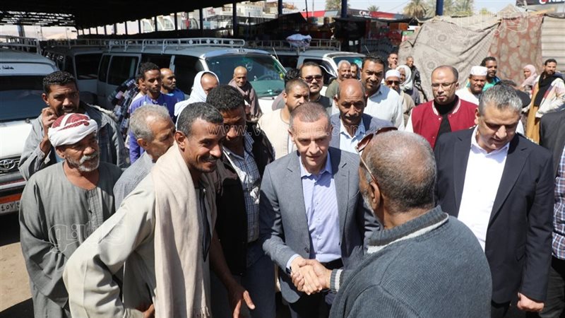 جولة ميدانية لمحافظ