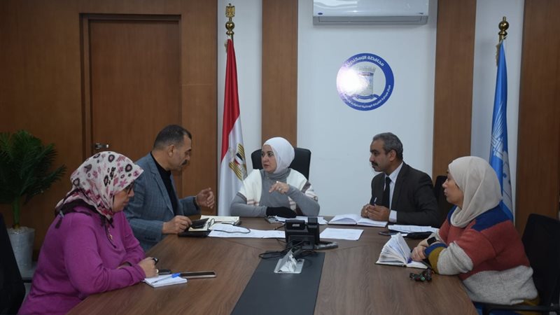 اجتماع نائب محافظ