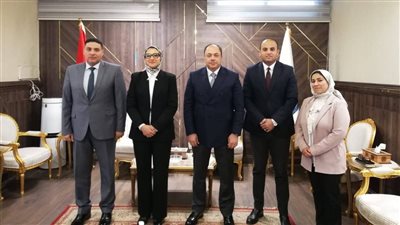محافظ الوادي الجديد تبحث مع رئيس هيئة تنمية الصعيد جهود دعم المشروعات الإنتاجية
