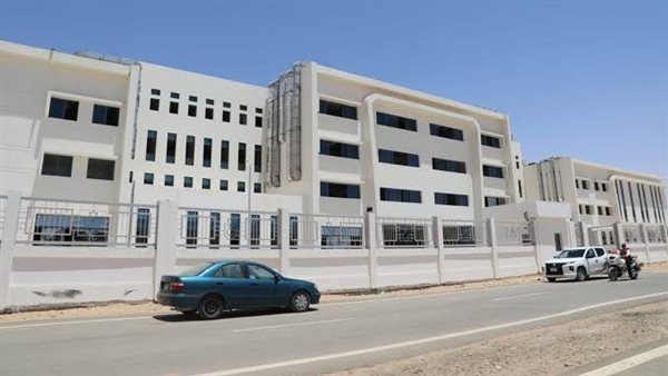 مصرع شاب وإصابة 4 آخرين في انقلاب سيارة ربع نقل بالوادي الجديد