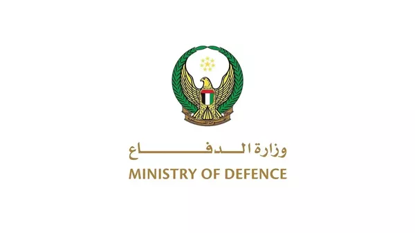 وزارة الدفاع الإماراتية تعلن تعامل دفاعاتها الجوية مع صواريخ ومسيرات إيرانية