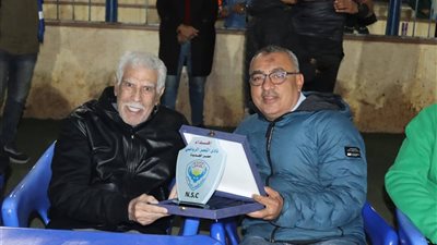 نادي النصر يكرم حسن شحاتة 