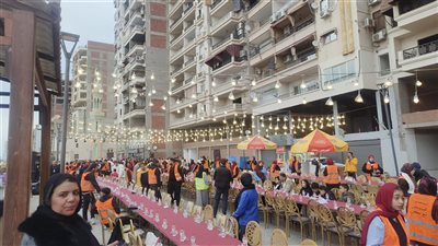 المنصورة بتفطر مع بعض، 3 آلاف صائم على الممشى السياحي بمنطقة توريل (فيديو وصور)