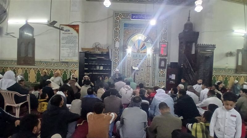 إقبال كبير على مساجد