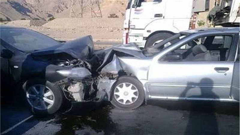 حادث تصادم بين سيارتين