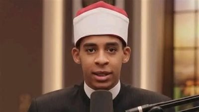 بعد إمامته للمصلين بالتهجد في العبور، وفاة طالب أزهري أثناء عودته والإمام الطيب يعزيه 