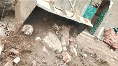 إزالة بناء مخالف على أرض زراعية في كرداسة بالجيزة