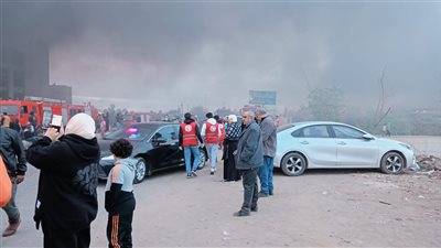 وكيل تضامن الدقهلية تتابع تداعيات حريق مصنع قطع غيار السيارات في طلخا (صور)