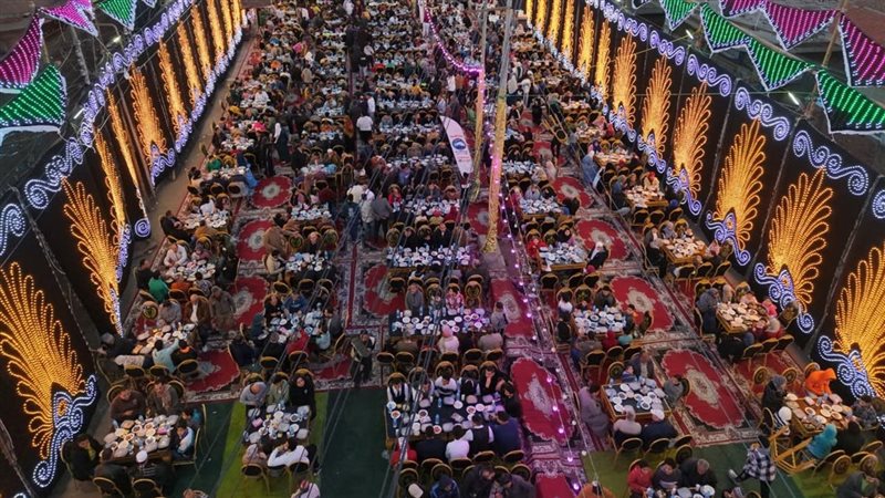 4 آلاف صائم يجتمعون