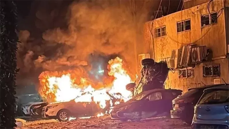 صواريخ تضرب تل أبيب