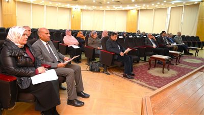 مجلس شئون البيئة يناقش بروتوكولات التعاون بين جامعة الفيوم وجهات أخرى 