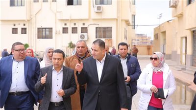 ​محافظ دمياط يفاجئ مستشفى ميت أبو غالب المركزي بزيارة لمتابعة الخدمة الطبية