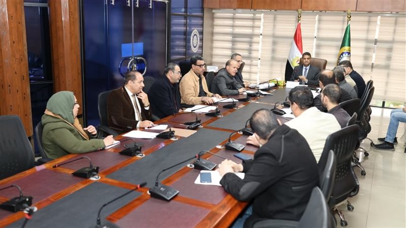 اجتماع نائب محافظ