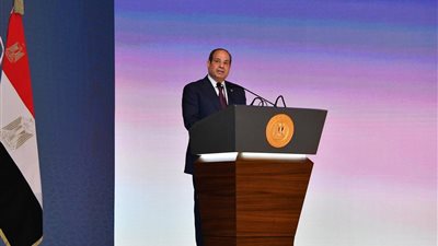  السيسي: بناء الجمهورية الجديدة يقوم على الجهد والعرق والعلم لتوفير حياة كريمة للمصريين 