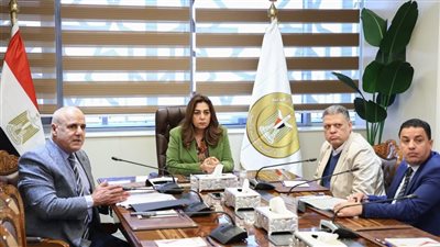 وزيرة التنمية المحلية والبيئة تتابع الموقف التنفيذي لمنظومة التصالح على بعض مخالفات البناء بالمحافظات
