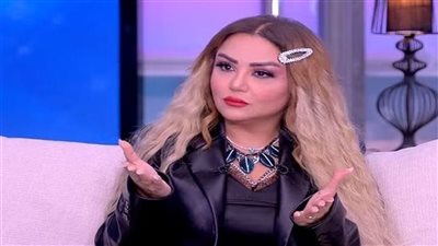 إيمان أيوب: المجاملات المهنية تتحكم فى الوسط الفني