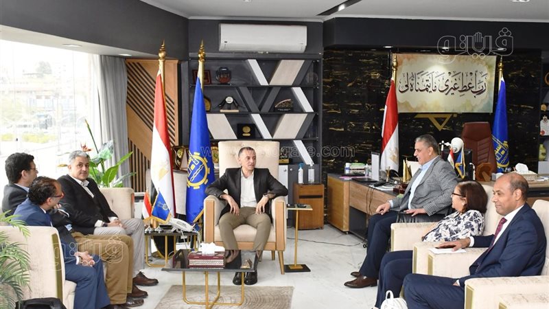 محافظ اسوان ووفد