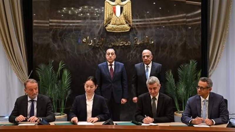 مدبولي يشهد توقيع