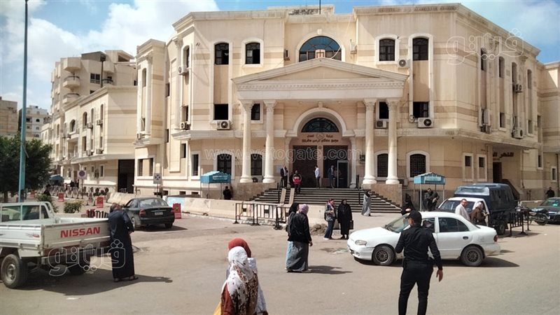 فتح الشارع المجاور