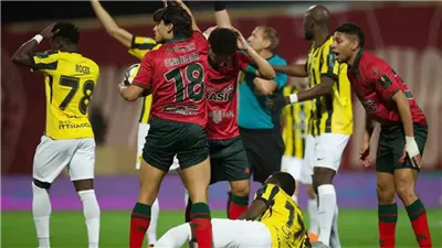 صدمة في اتحاد جدة بعد إصابة نجم الفريق بقطع بالرباط الصليبي 