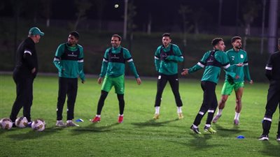 المصري يؤدي مرانه بالملعب الفرعي لإستاد نيلسون مانديلا بالجزائر (صور)