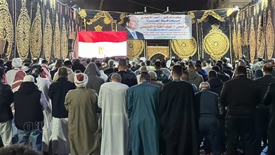 مئات المصلين يؤدون صلاة الفجر في مسجد مصطفى محمود بأول أيام العيد (فيديو وصور)