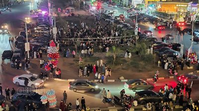 توافد مئات المصلين على مسجد الصديق بمصر الجديدة لأداء صلاة العيد (صور)