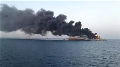 أمبري للأمن البحري: انفجار سفينة تجارية قرب الميناء الحر في أبوظبي