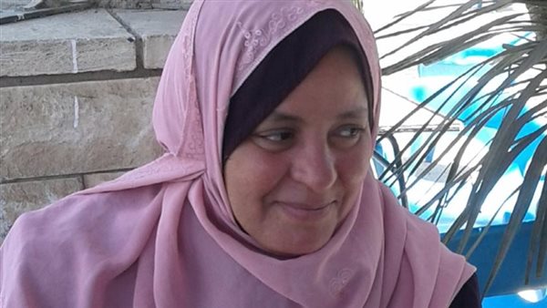 فريال عبد السلام: 42 عامًا من التحدي تكللت بلقب الأم المثالية بالدقهلية