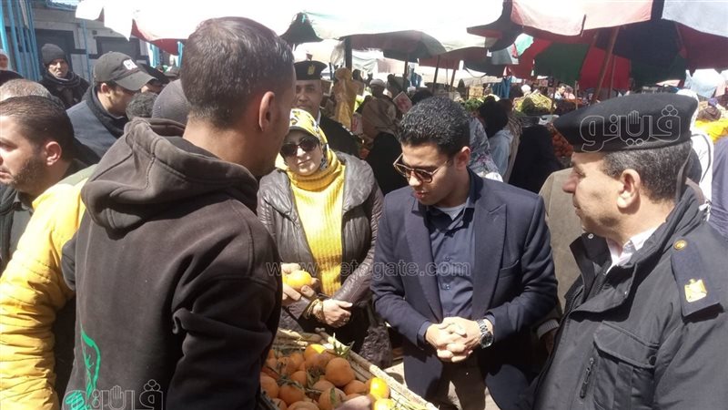 نائب المحافظ يقوم