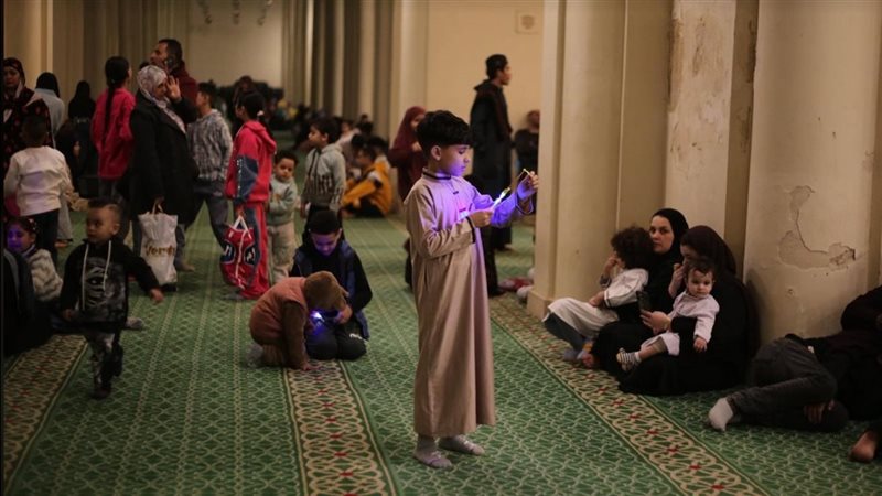 الأطفال يتصدرون المشهد