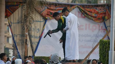 عيد الفطر يبدأ بالبهجة.. مظاهر احتفالات المصريين في الساعات الأولى (صور)